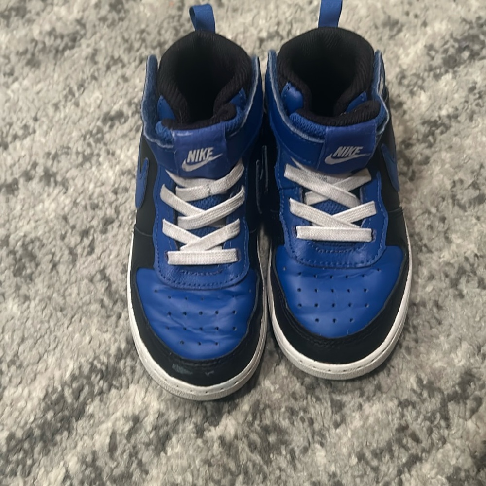Nike toddler boys shoes blue black and white size 9